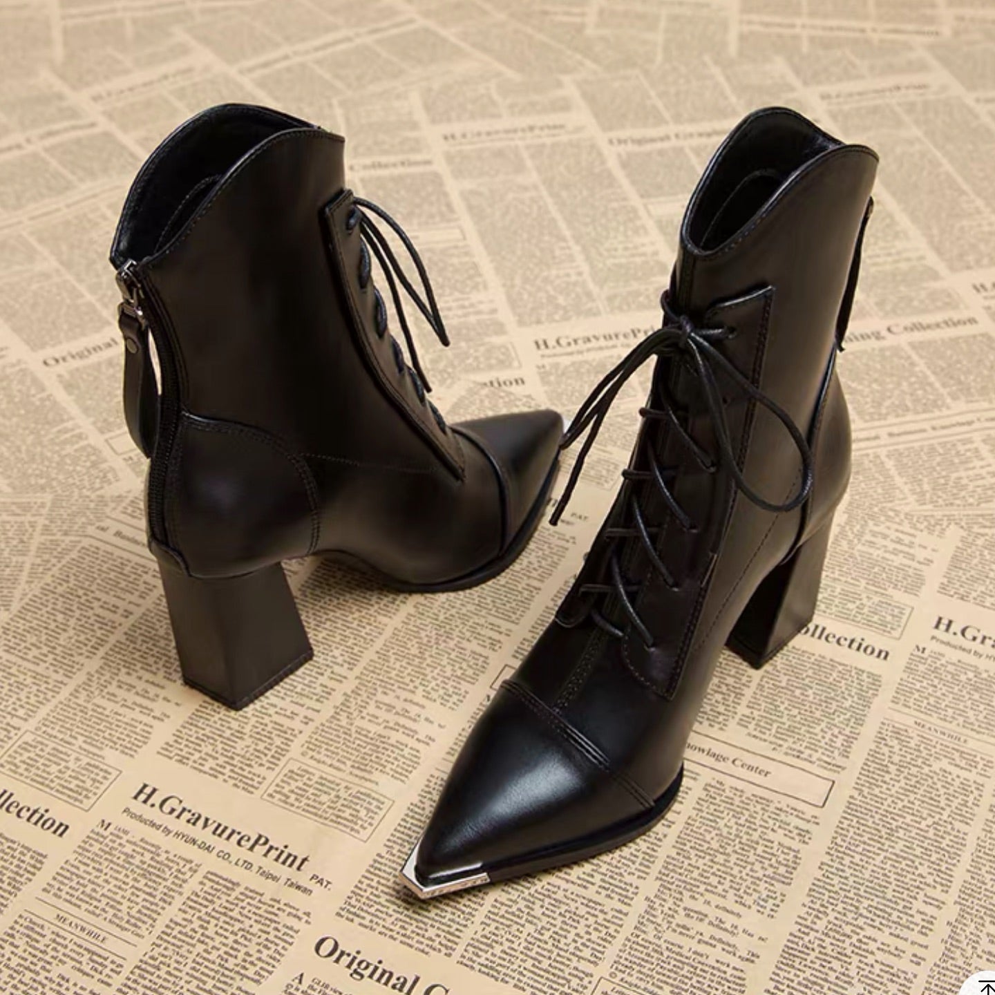 Metal-toe Lace-up Ankle Boots